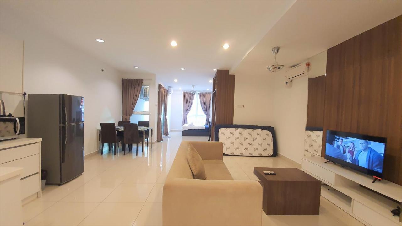 Mansion One Suites @Gurney Drive Seaview Studio Apartment By Sarah'S Lodge George Town Eksteriør billede